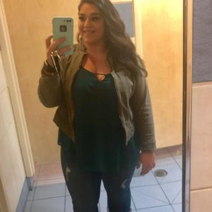 Meet your Posher, Brynn